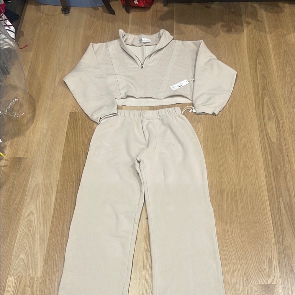 Vintage Havana Cream Cropped Sweatshirt and Pants Set top size L pants size M